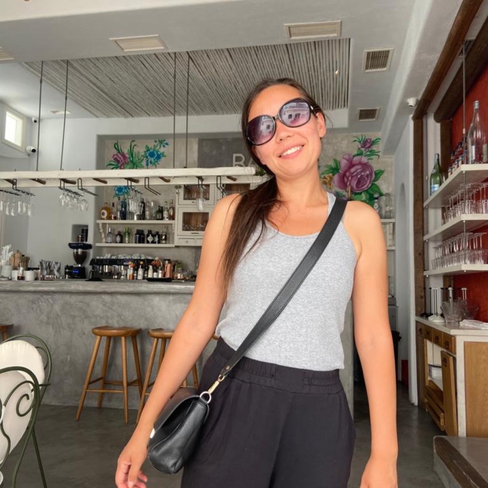 Meet your Posher, Thais